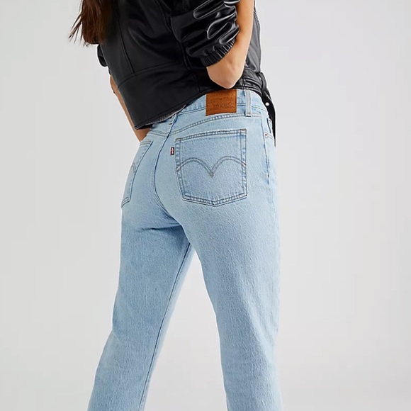 Levi’s Wedgie Icon High-Rise Jeans, Light Blue, 25 - Picture 4 of 10